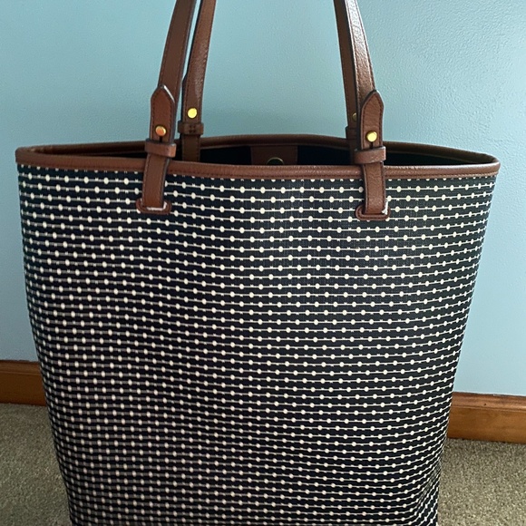Fossil Purse - Picture 1 of 3